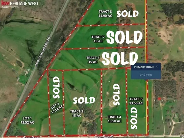 a car parked in middle of the snow