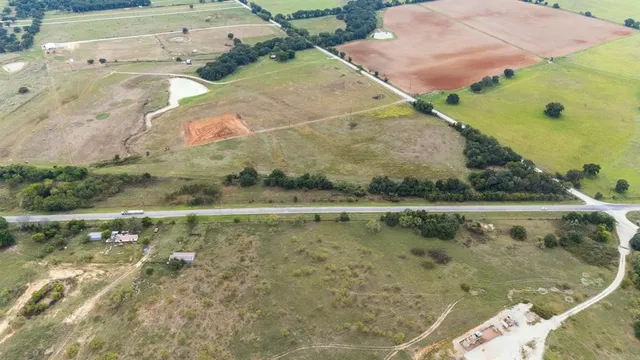 a view of an ocean from a yard