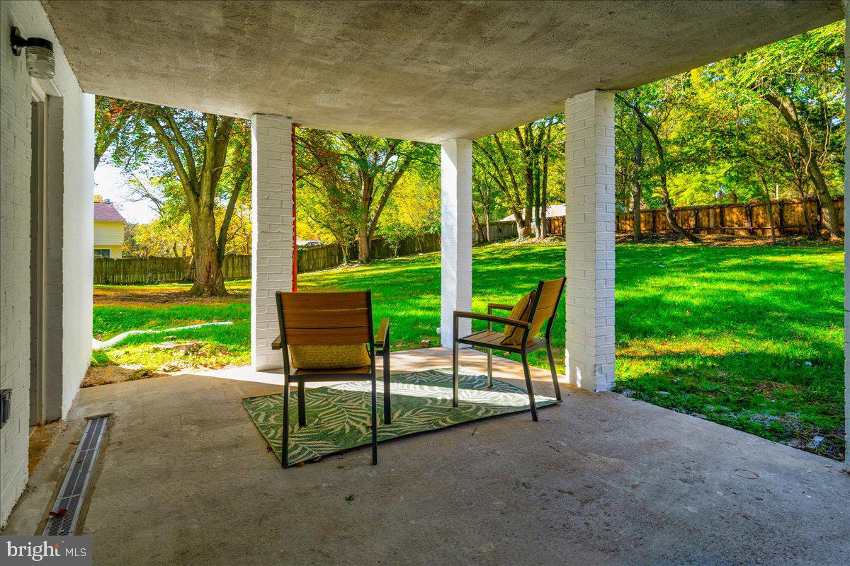 11700 Clopper Road Gaithersburg, MD 20878 - Photo 10 of 14 Walkout from bonus room to wide open patio!