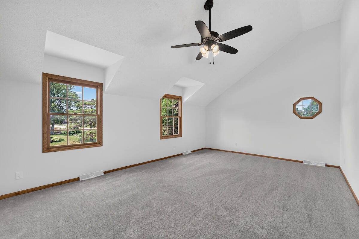 5417 Sandhill Road Caledonia, WI 53402 - Photo 16 of 29 Primary Suite
