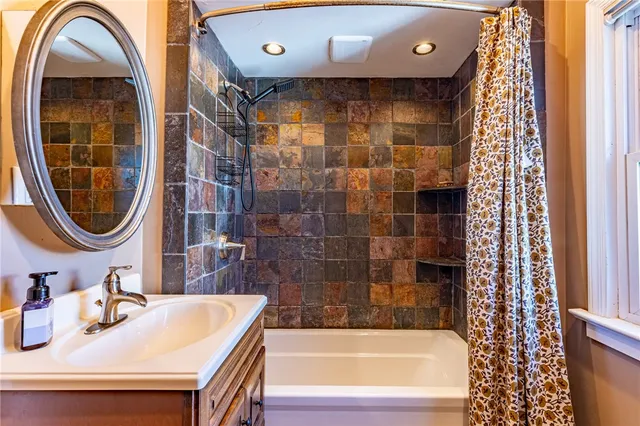 $259,000 | 10 Chimayo Road, Irondequoit, NY 14617