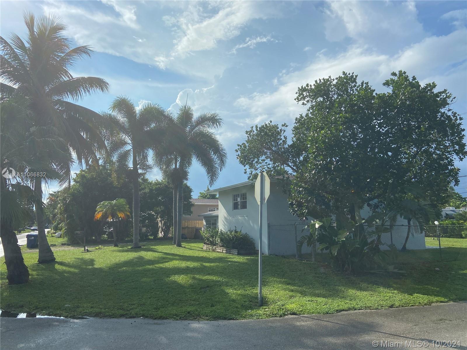 1275 Northeast 204th Terrace Miami, FL 33179 - Photo 38 of 49 a view of a park