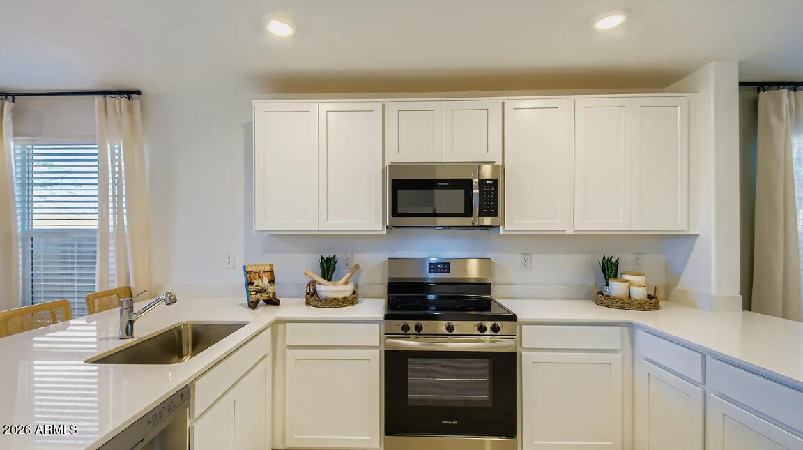 2125 Roselle Avenue Apache Junction, AZ 85120 - Photo 2 of 13 Kitchen