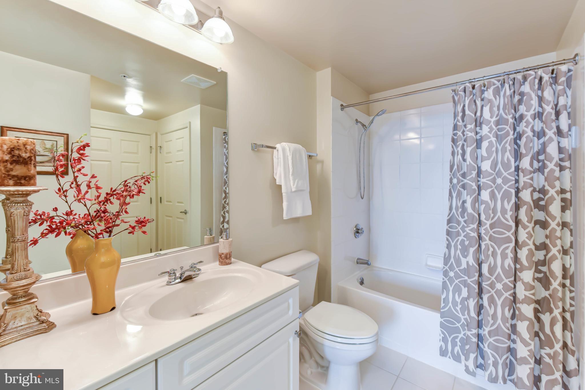 2726 Gallows Road, Unit 617 Vienna, VA 22180 - Photo 13 of 30 Bedroom