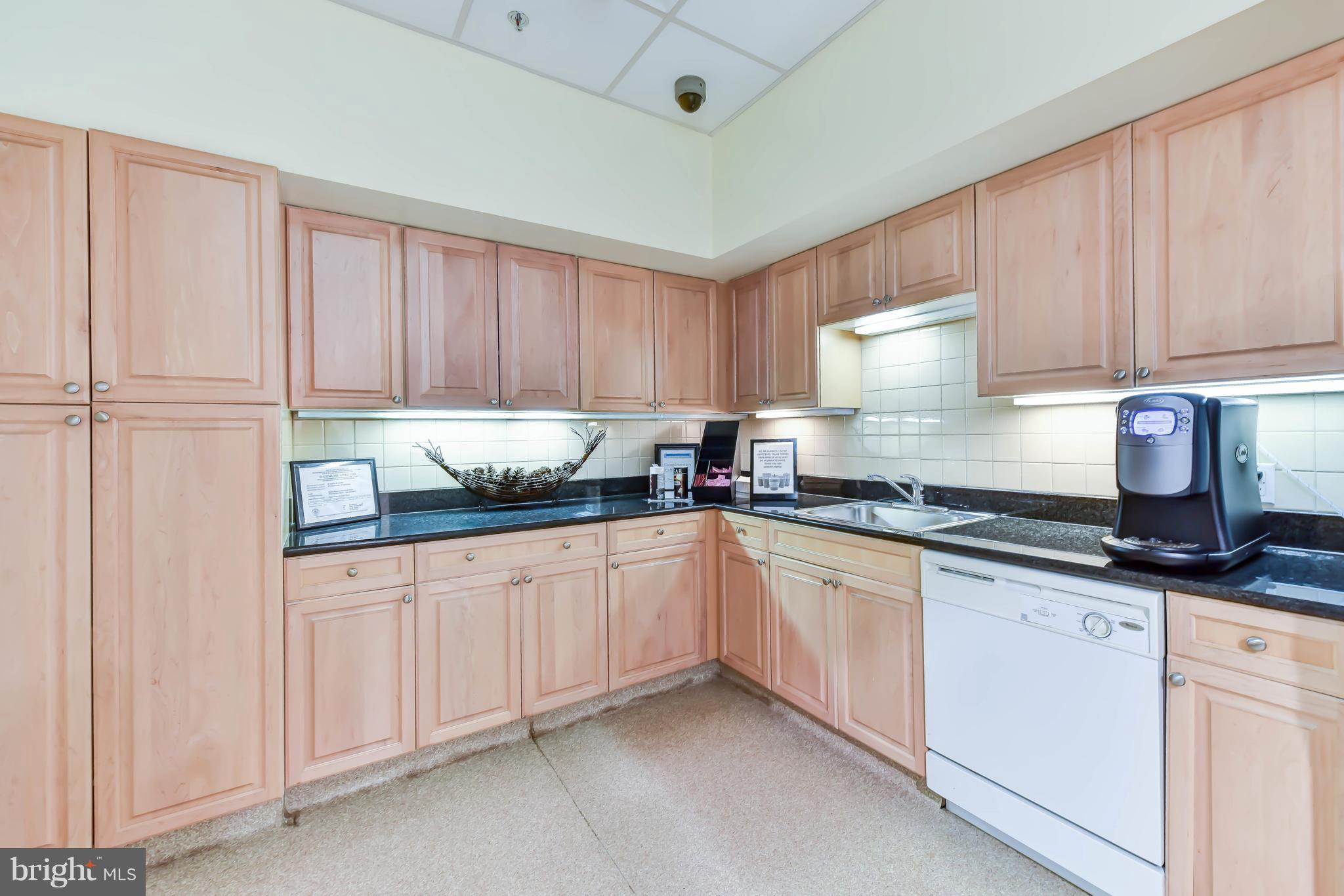 2726 Gallows Road, Unit 617 Vienna, VA 22180 - Photo 22 of 30 Community