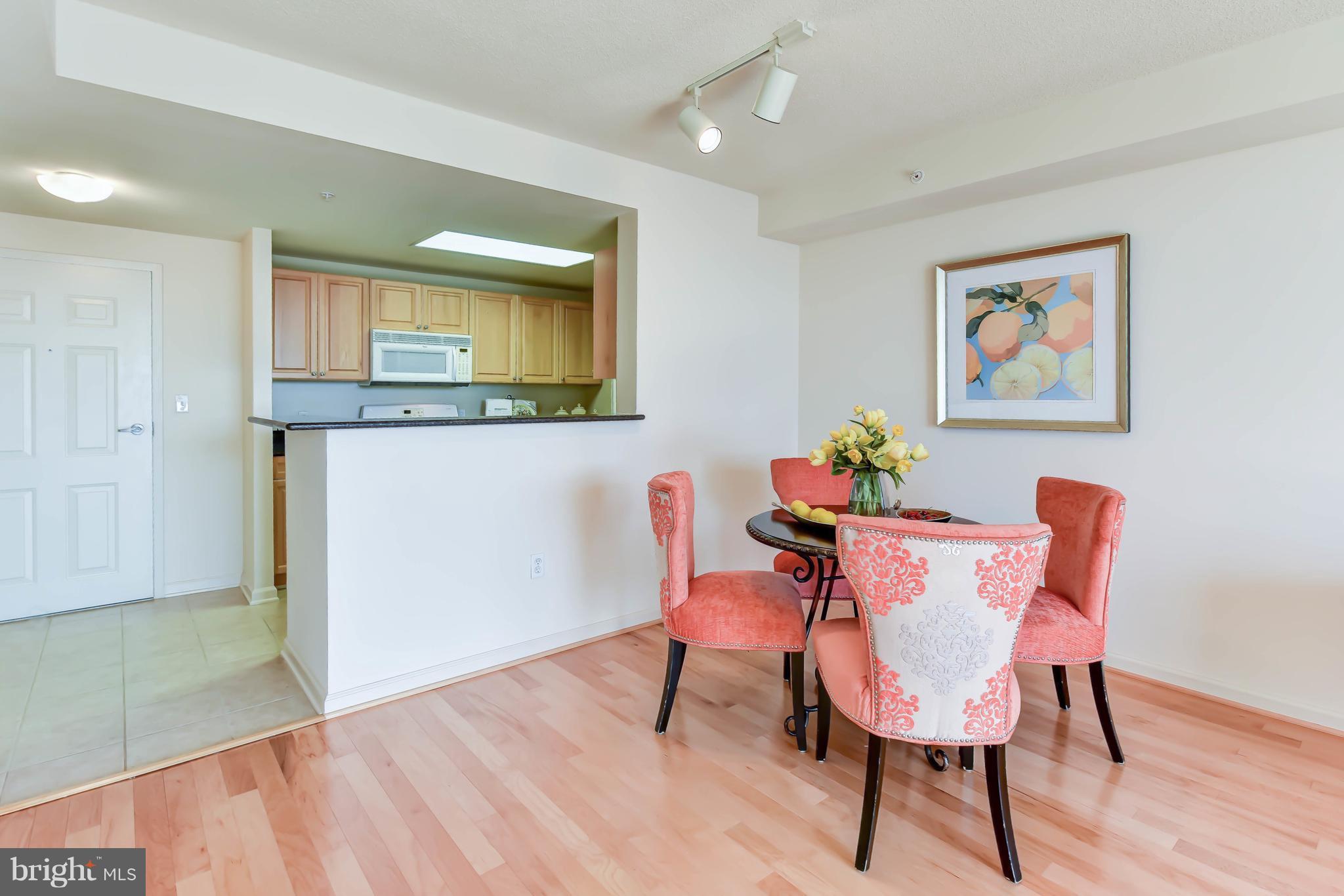 2726 Gallows Road, Unit 617 Vienna, VA 22180 - Photo 5 of 30 Dining Room