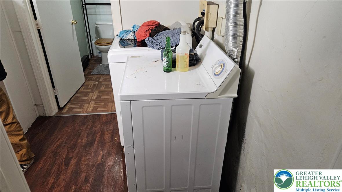 504 Tilghman Street Allentown, PA 18102 - Photo 21 of 33 a utility room with dryer and washer