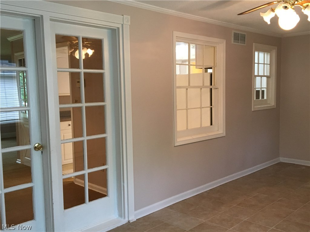 3319 Aberdeen Road Cleveland, OH 44120 - Photo 11 of 25