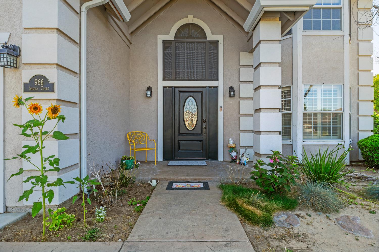 966 Shelly Court Ripon, CA 95366 - Photo 3 of 44