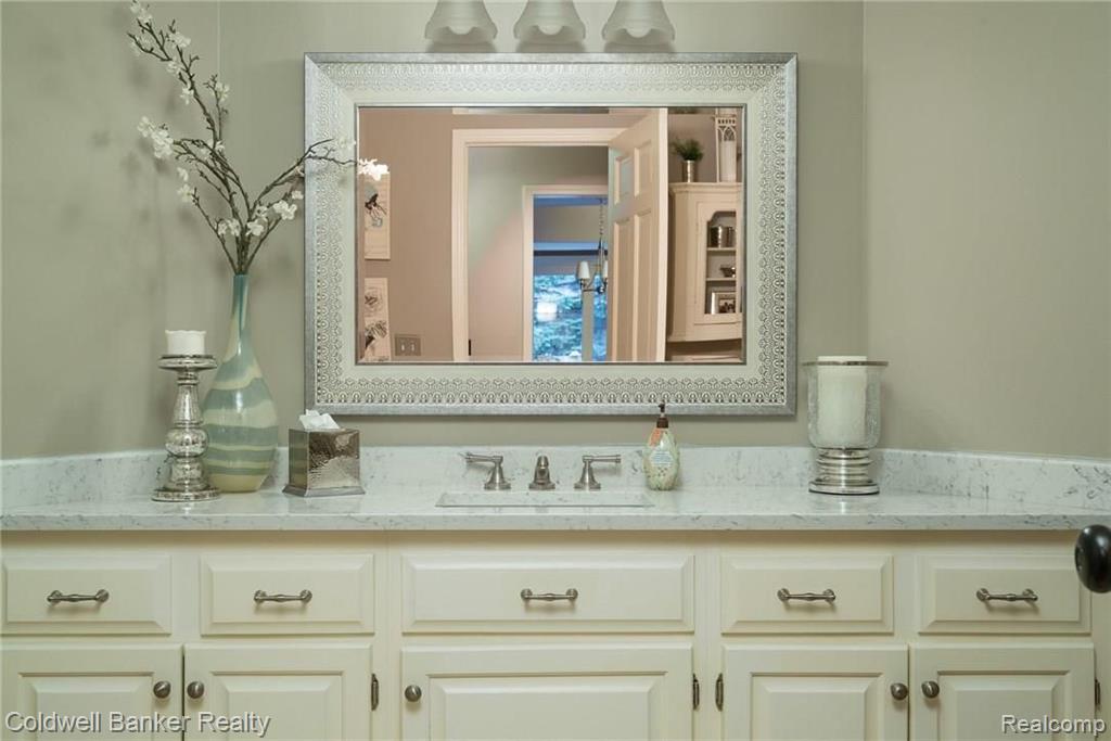 3724 Newcastle Drive Rochester Hills, MI 48306 - Photo 17 of 39
