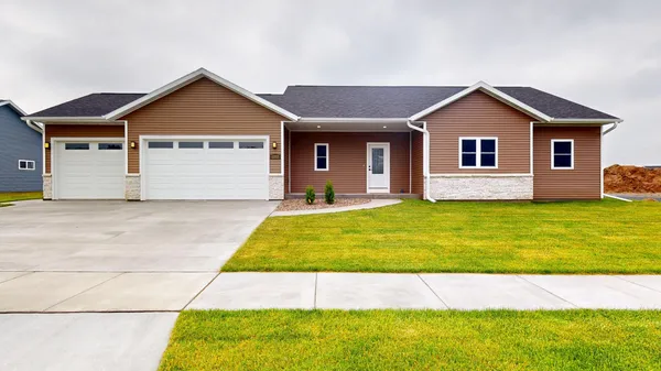 $449,900 | 1222 Leo Drive, Holmen, WI 54636