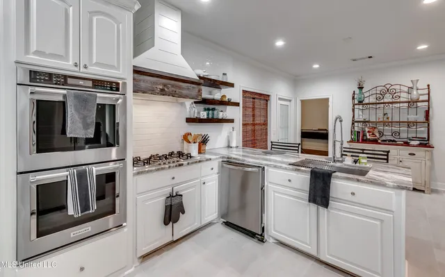 $335,000 | 708 Oak Trail, Canton, MS 39046