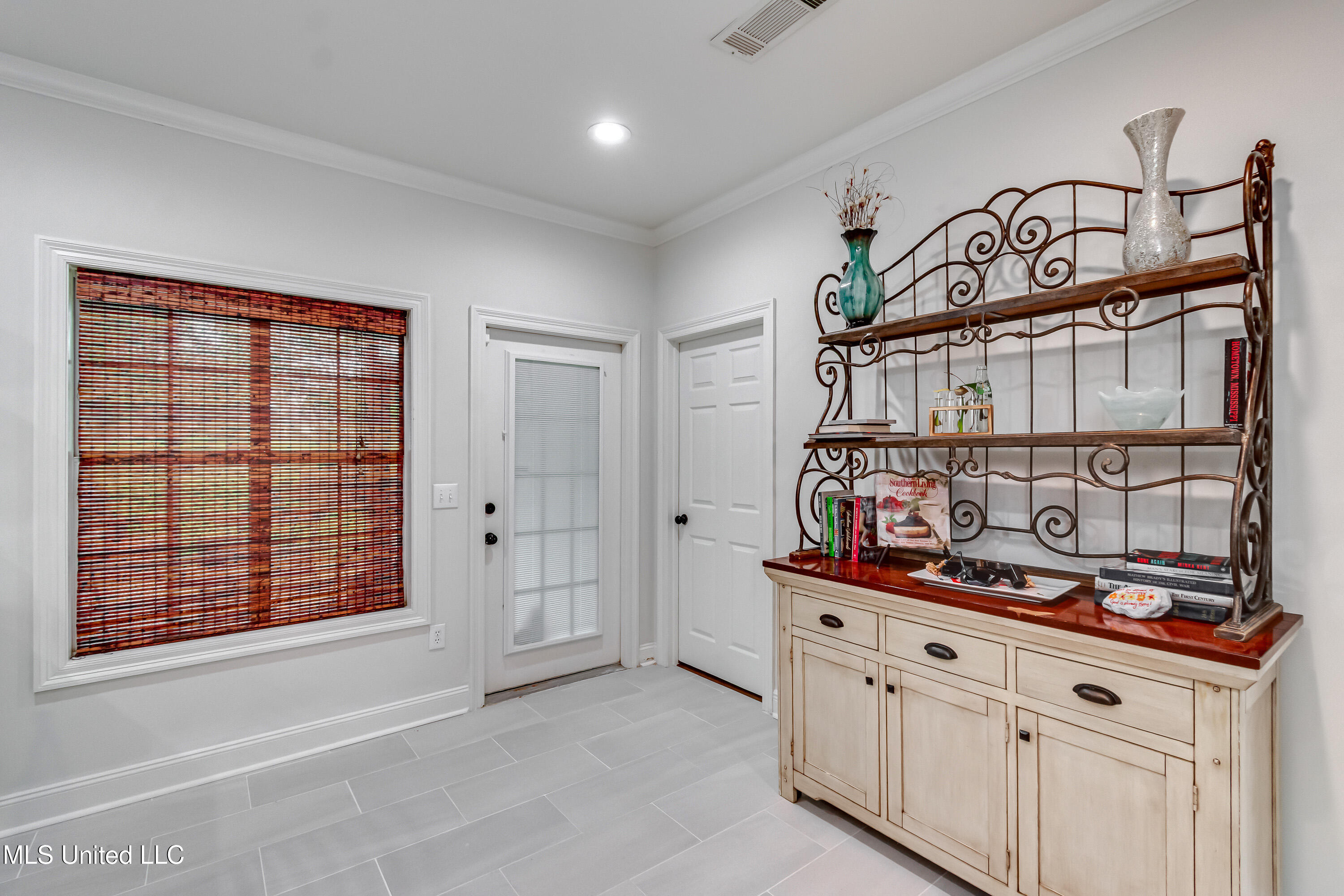 708 Oak Trail Canton, MS 39046 - Photo 15 of 60 708 Oak Trail -25