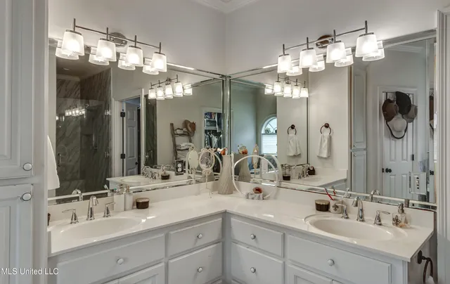 $335,000 | 708 Oak Trail, Canton, MS 39046