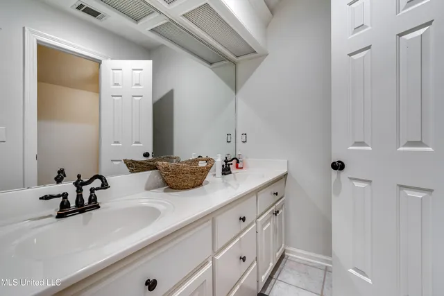 $335,000 | 708 Oak Trail, Canton, MS 39046