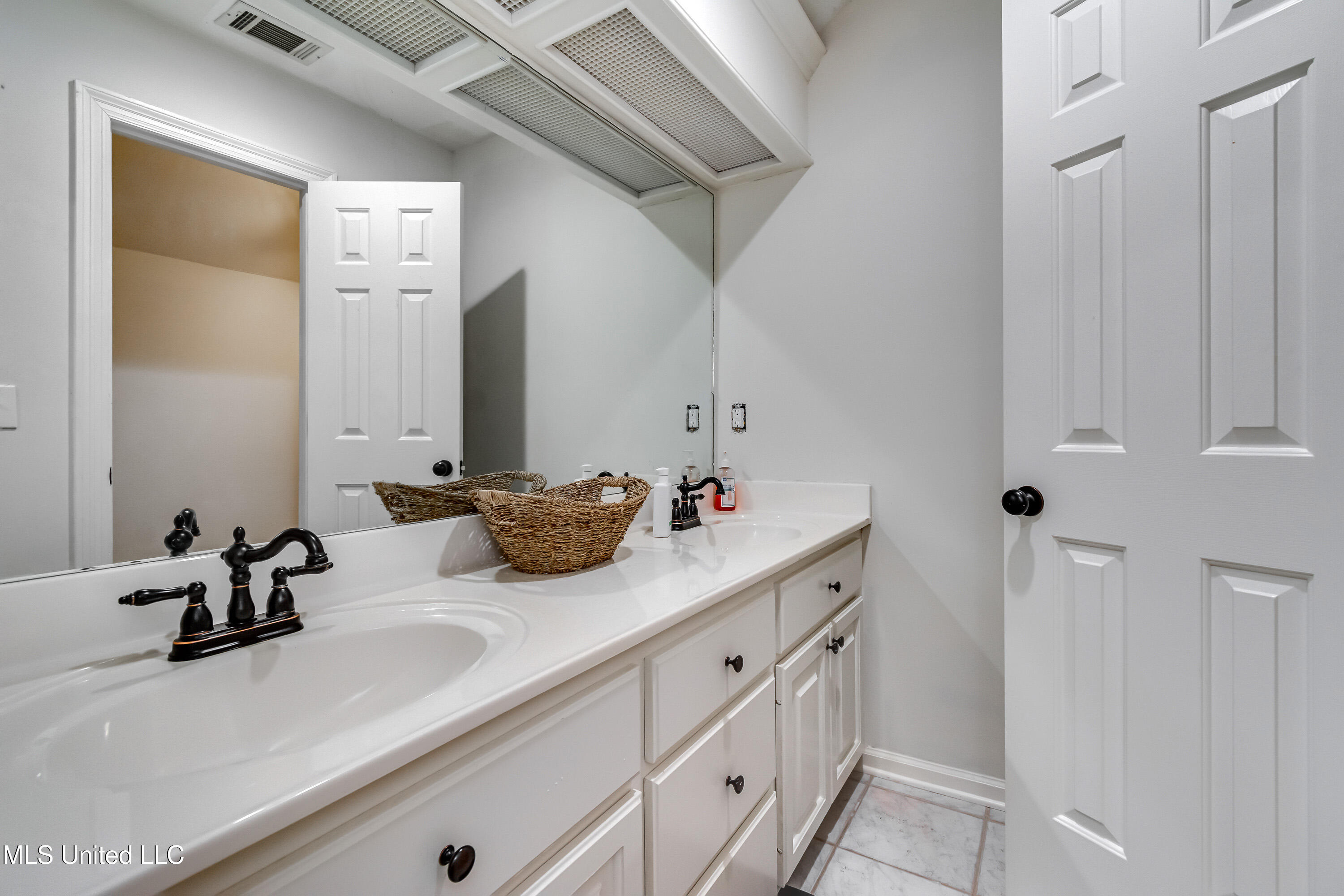 708 Oak Trail Canton, MS 39046 - Photo 44 of 60 708 Oak Trail -43