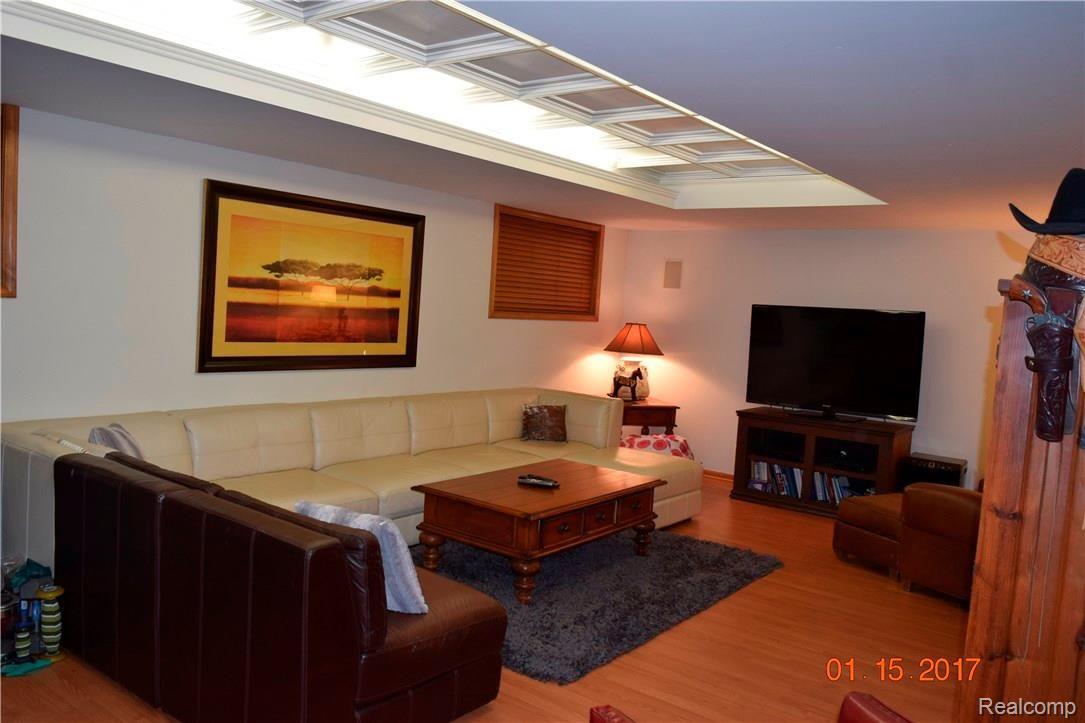 8708 Clement Road Clarkston, MI 48346 - Photo 24 of 27 _DSC0031 - Copy (2).JPG
