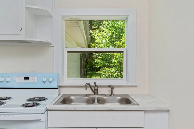 $1,300 | 76 Clay Street, DeFuniak Springs, FL 32435