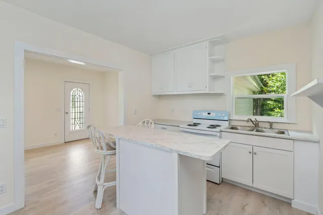 $1,300 | 76 Clay Street, DeFuniak Springs, FL 32435