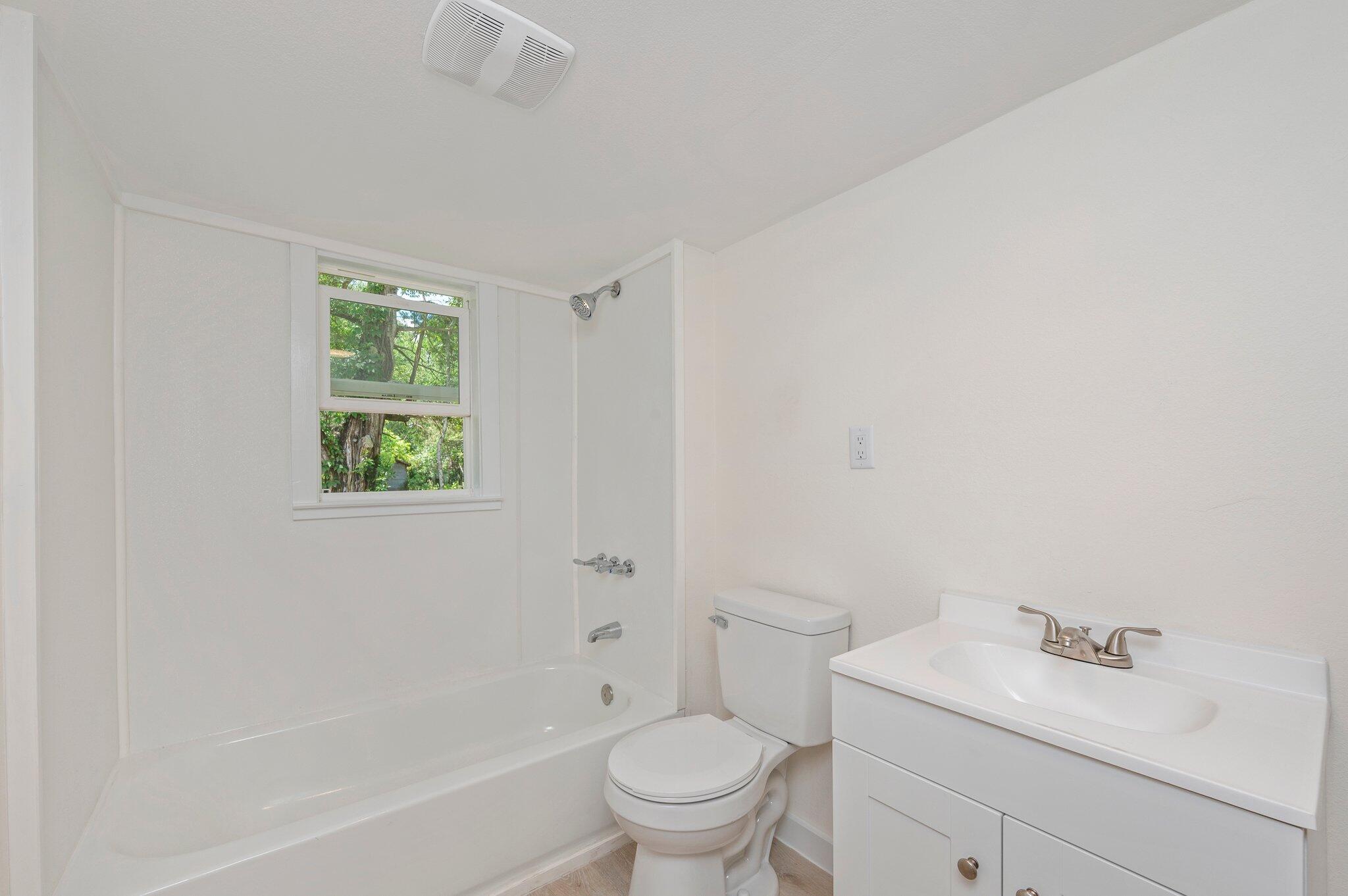 76 Clay Street DeFuniak Springs, FL 32435 - Photo 17 of 27 17-web-or-mls-76 Clay St-13