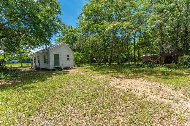 $1,300 | 76 Clay Street, DeFuniak Springs, FL 32435