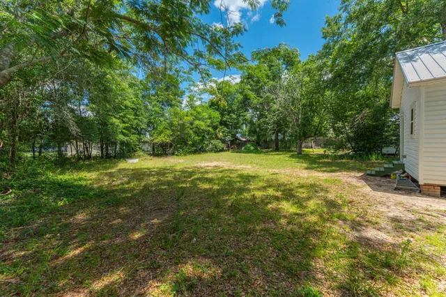 $1,300 | 76 Clay Street, DeFuniak Springs, FL 32435