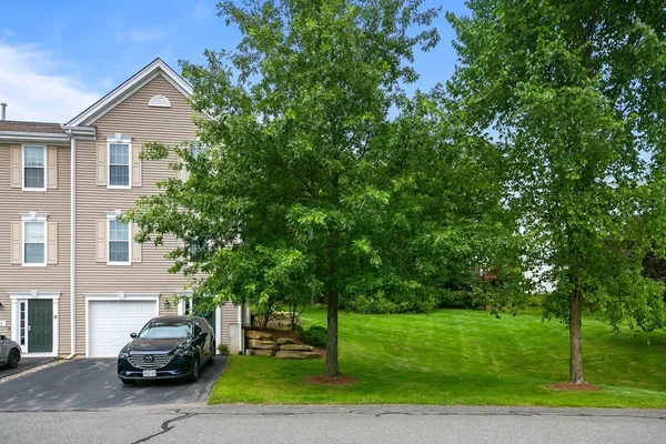 $2,950 | 77 Buttercup Lane, Unit 77, Grafton, MA 01560