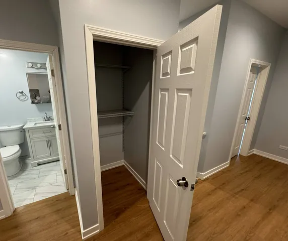 $2,999 | 1024 West Ainslie Street, Unit 1, Chicago, IL 60640