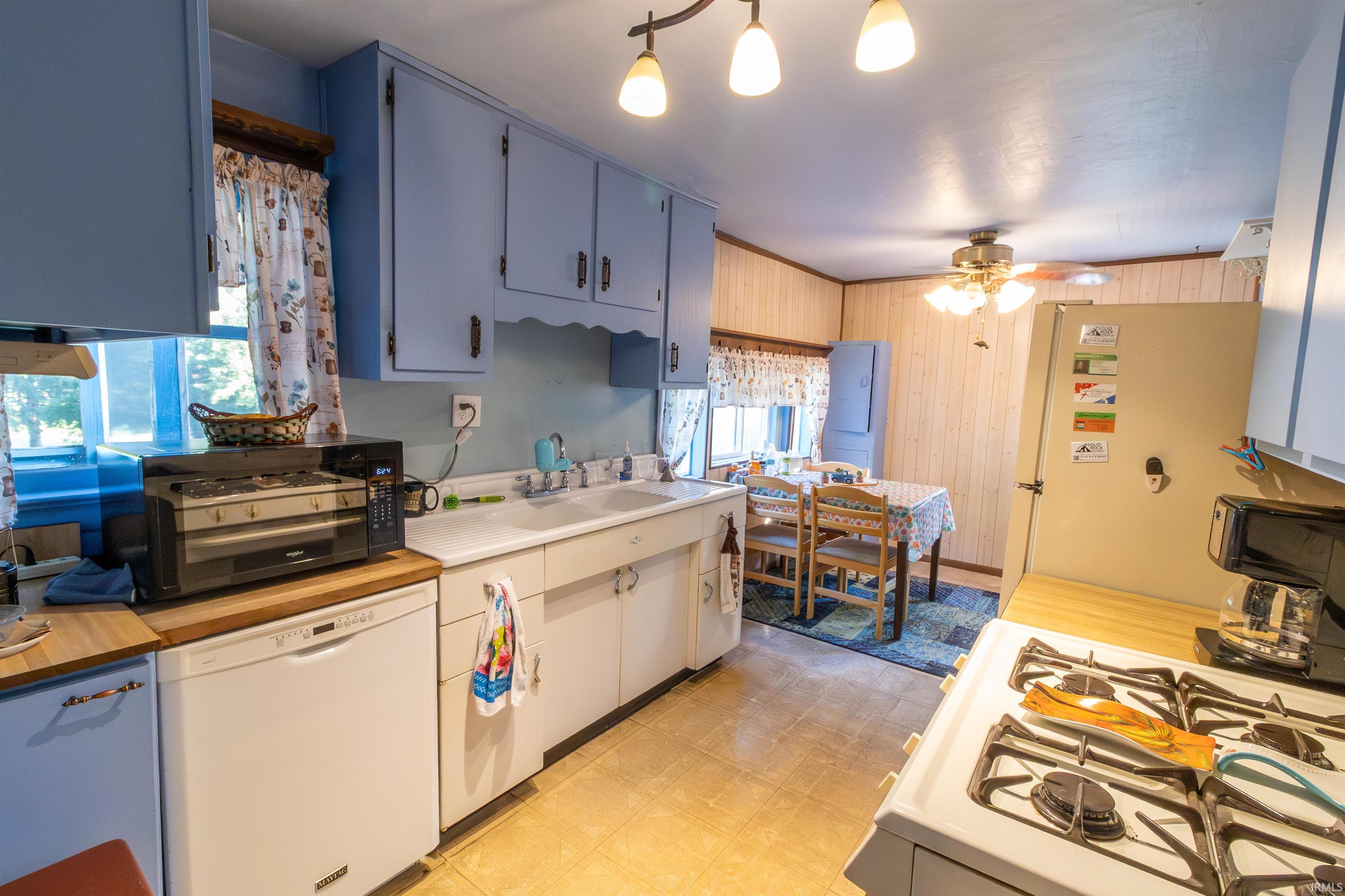 412 North Nancy Street Warren, IN 46792 - Photo 14 of 17