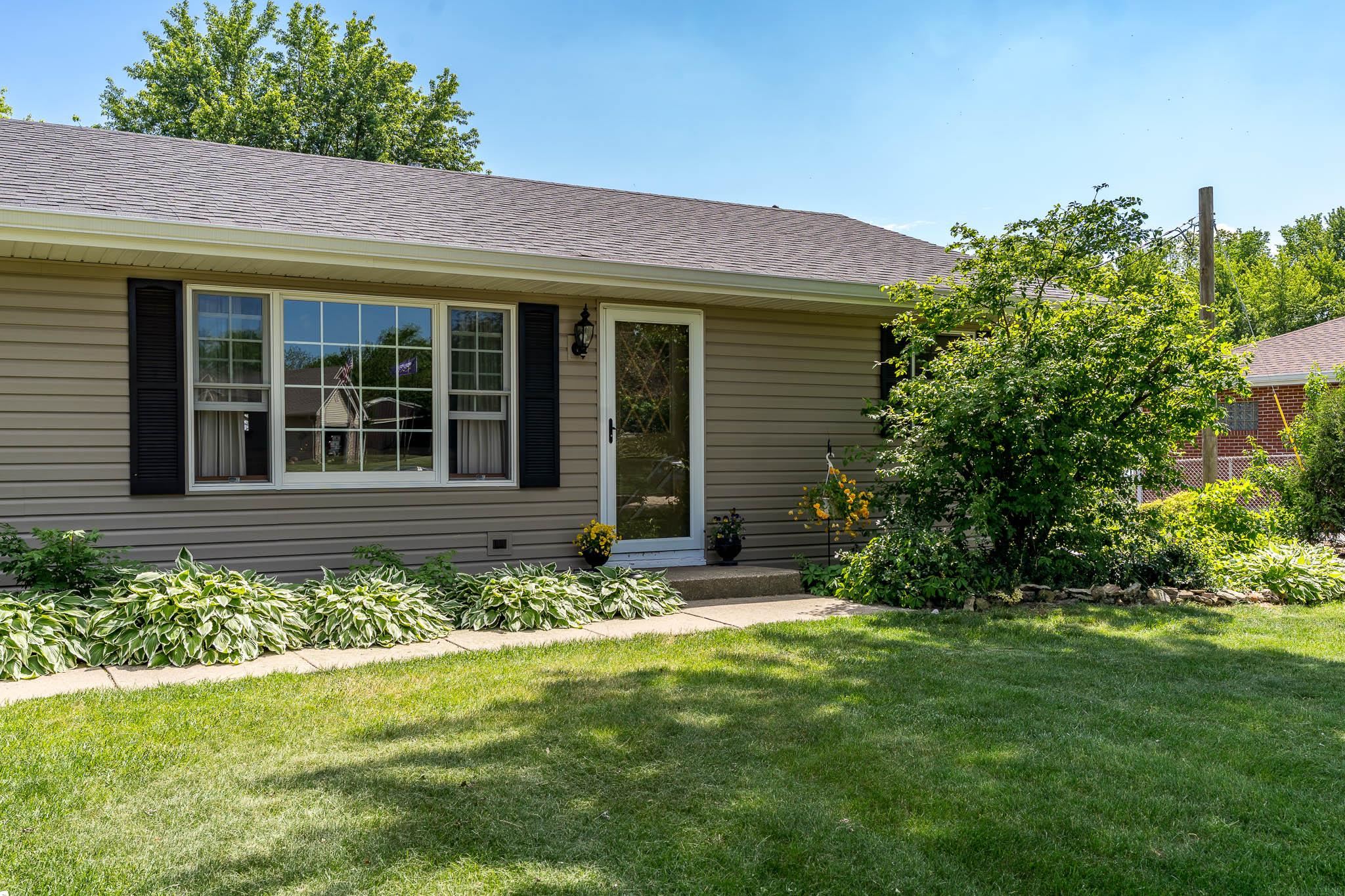 4870 Fielding Road Rockford, IL 61102 - Photo 3 of 52