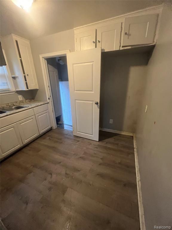 9599 Whitcomb Detroit, MI 48227 - Photo 10 of 38