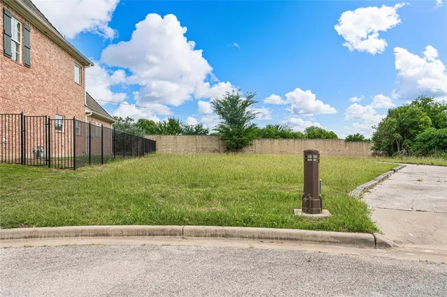 $1,500,000 | Package Deal - The Package Deal - The Enclave Court, Waco, TX 76708