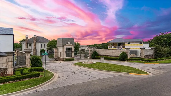 $1,500,000 | Package Deal - The Package Deal - The Enclave Court, Waco, TX 76708