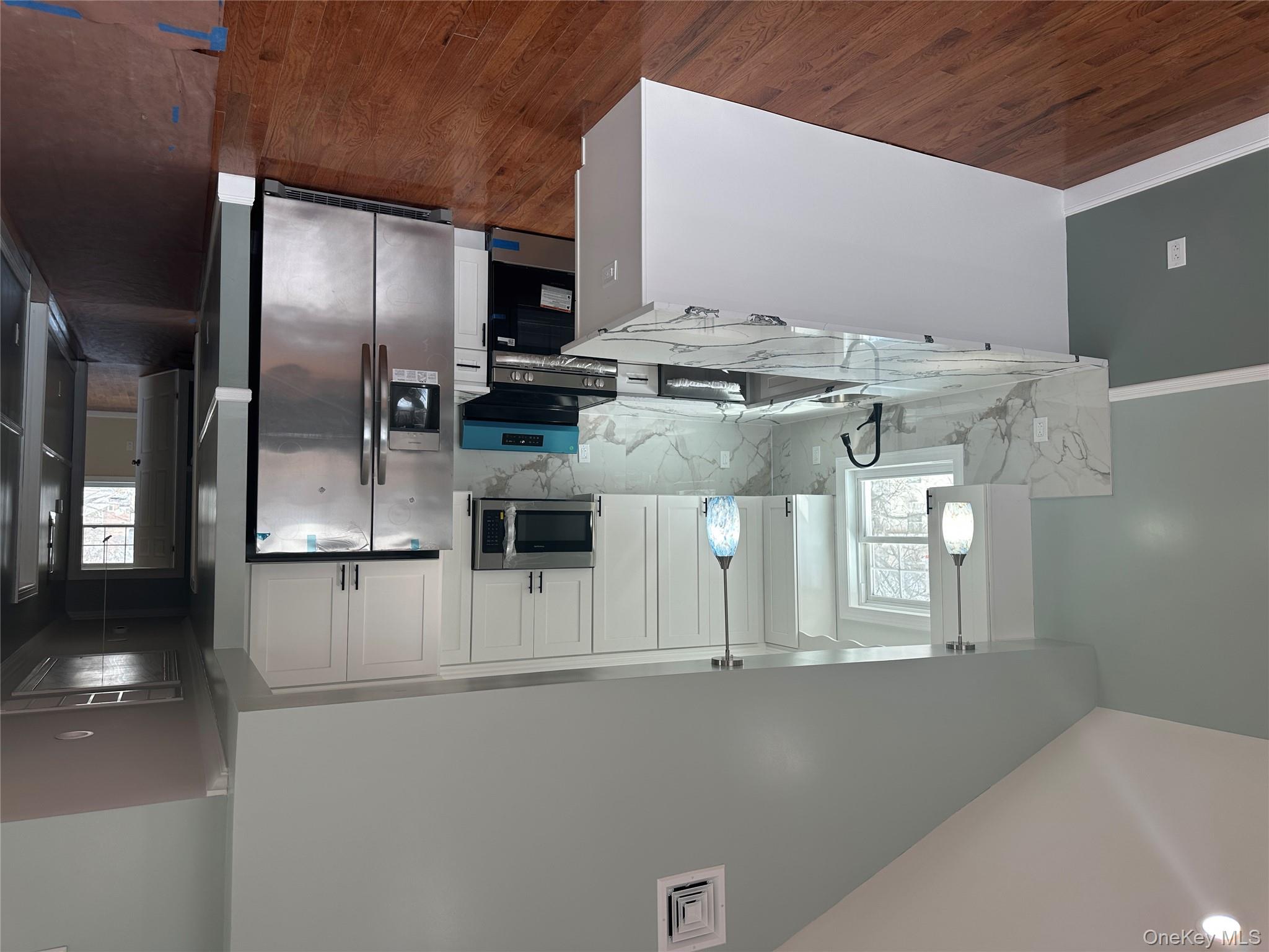 176-43 133rd Road Queens, NY 11434 - Photo 2 of 12