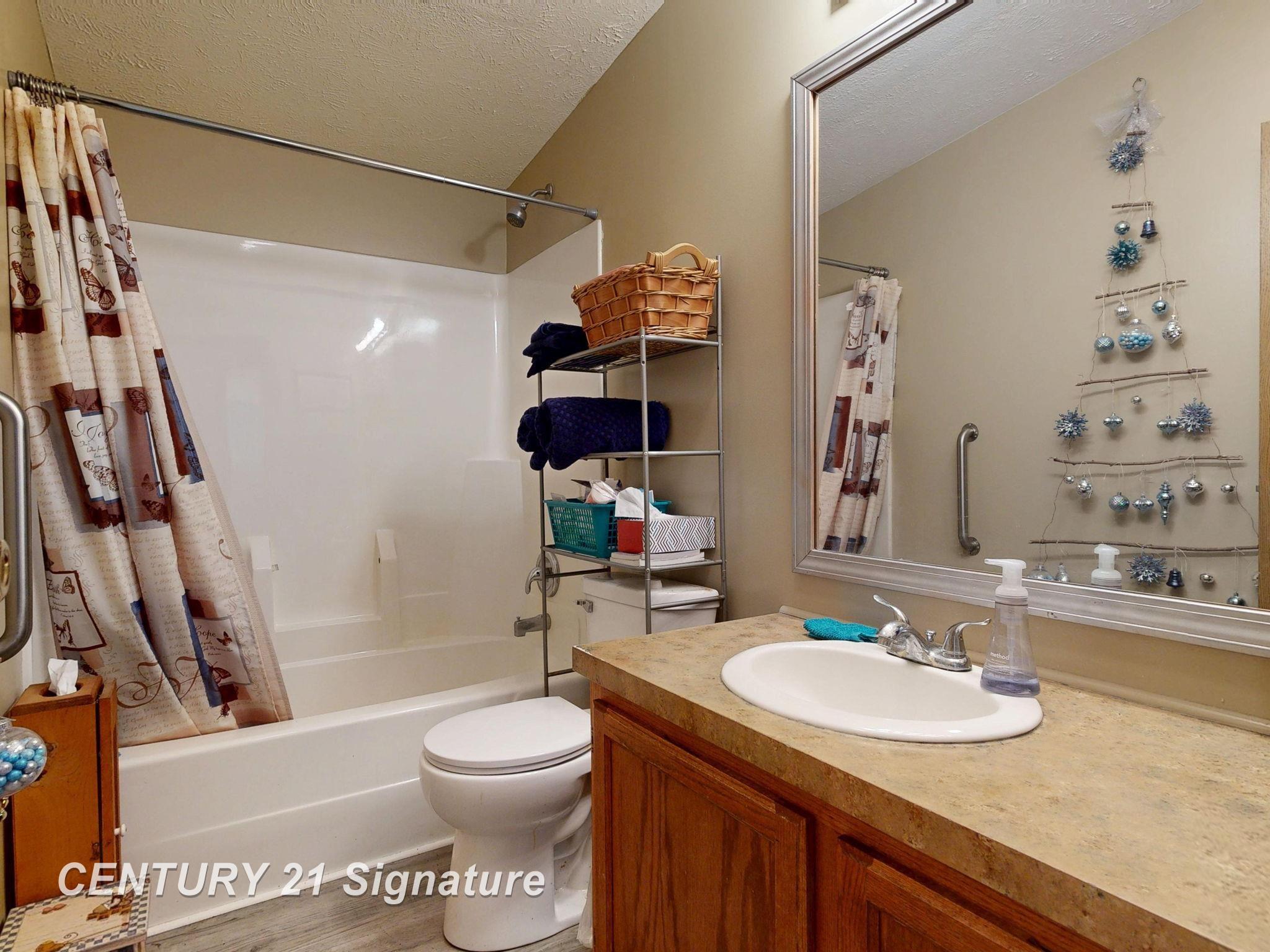 9847 Oakley Road St. Charles, MI 48655 - Photo 18 of 25 50193074-b5d286c6-1369-4a1f-85aa-15899a615be2.JPG