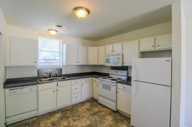 $1,150 | 108 East 6th N Street, Unit A, Summerville, SC 29483