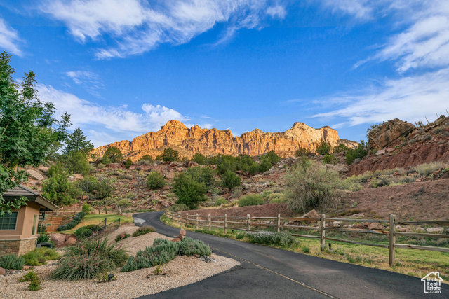 101 Chuckwalla Lane Springdale, UT 84767 - Photo 18 of 51 Mountain view