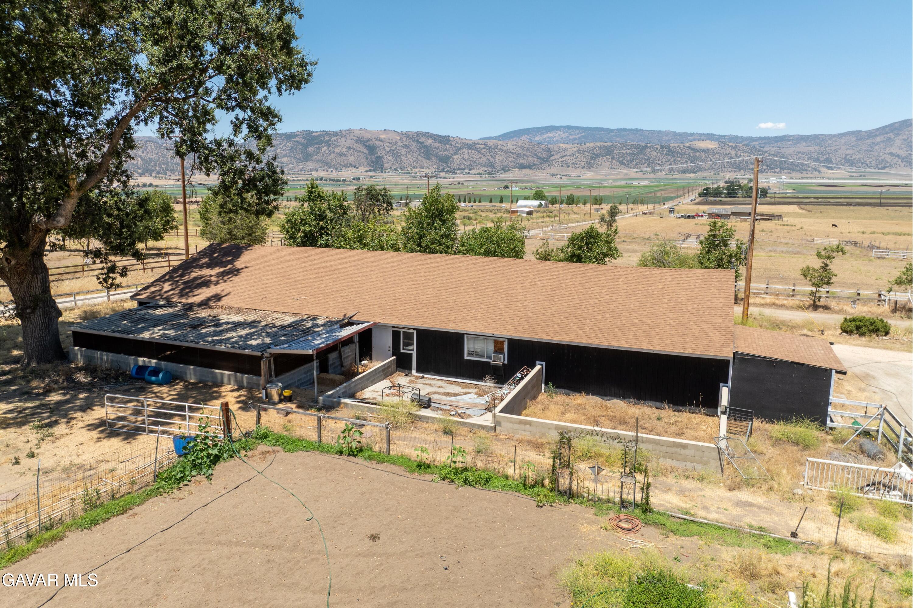 18518 Pellisier Road Tehachapi, CA 93561 - Photo 15 of 32 08-DJI_0448-HDR