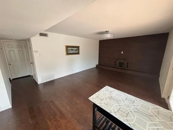 $2,850 | 2113 Via Del Norte, Carrollton, TX 75006