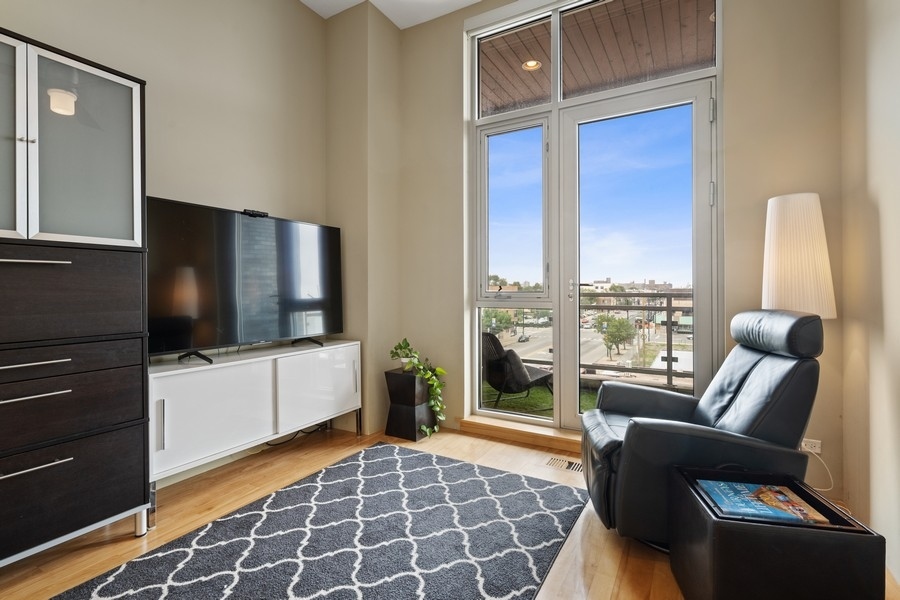 2408 West Rice Street, Unit 401 Chicago, IL 60622 - Photo 12 of 17