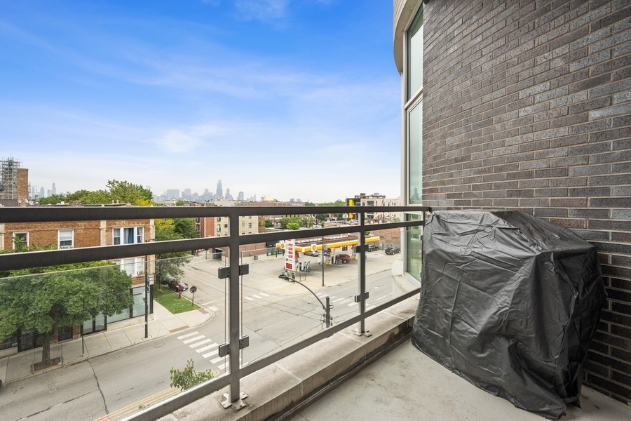 2408 West Rice Street, Unit 401 Chicago, IL 60622 - Photo 6 of 17