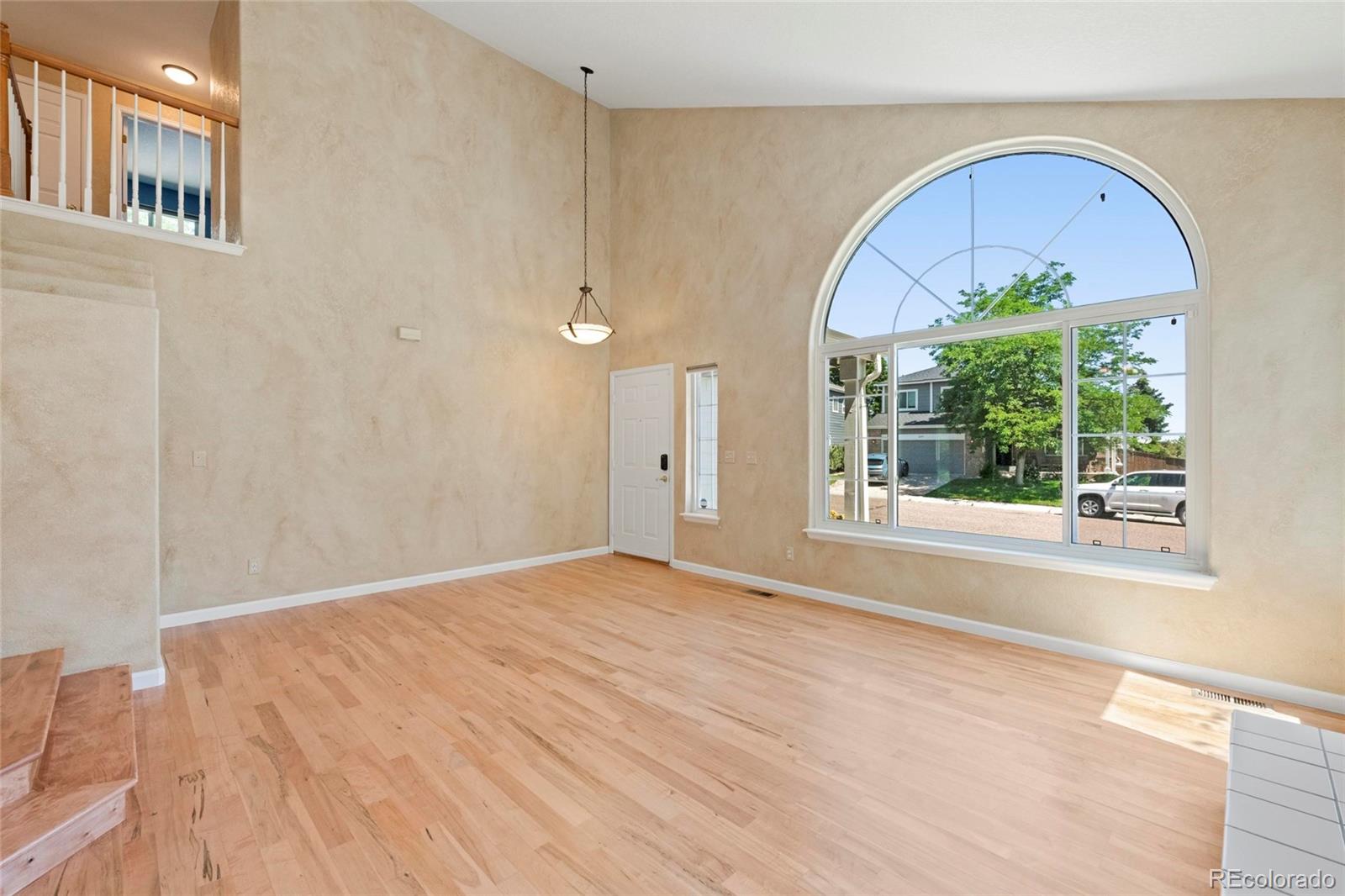 6846 Edgewood Way Highlands Ranch, CO 80130 - Photo 2 of 44 Gallery Image 2