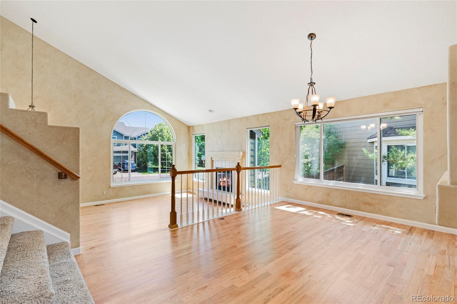 6846 Edgewood Way Highlands Ranch, CO 80130 - Photo 8 of 44 Gallery Image 8