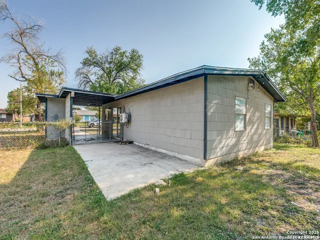 $1,400 | 5830 Castle Yard, San Antonio, TX 78218