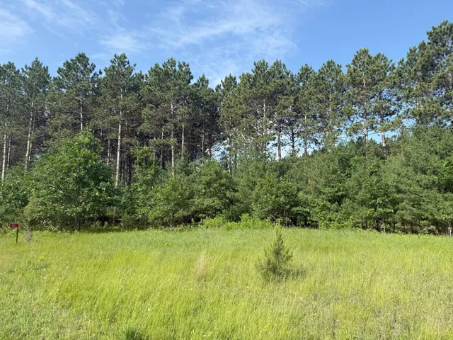 $82,500 | 353 Twin Lakes Drive, Rome, WI 54457