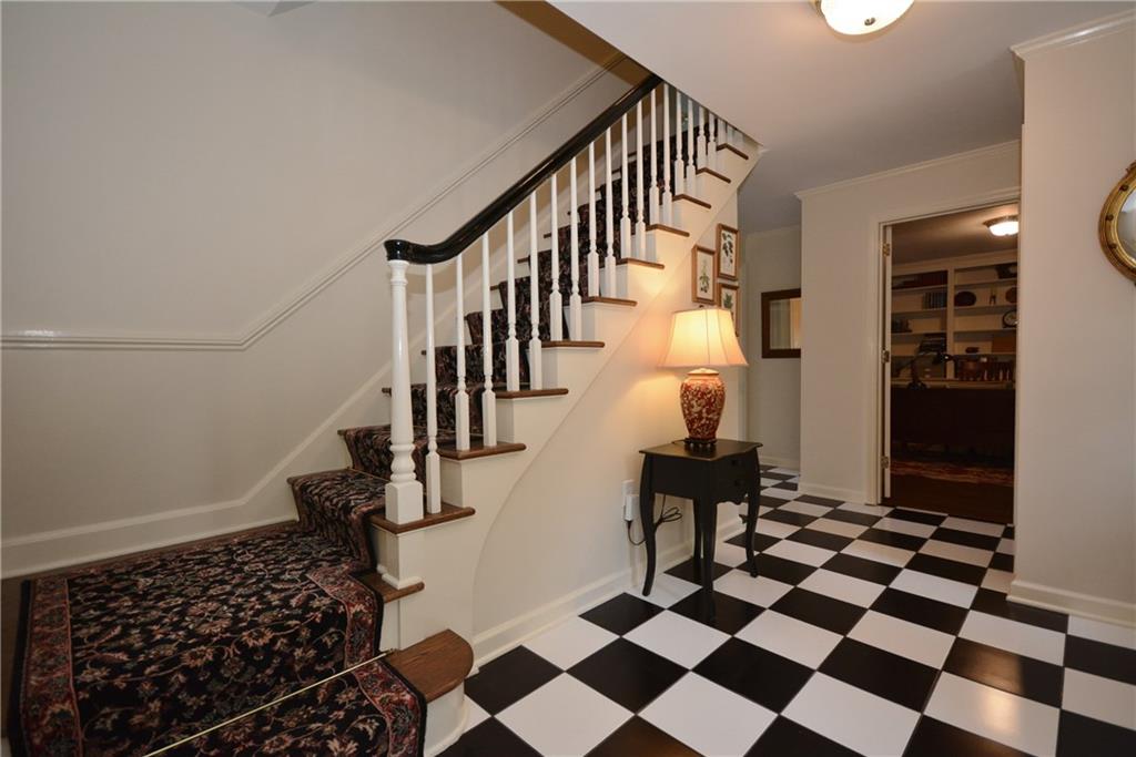 925 Old Hickory Road Pittsburgh, PA 15243 - Photo 2 of 25 Gallery Image 2