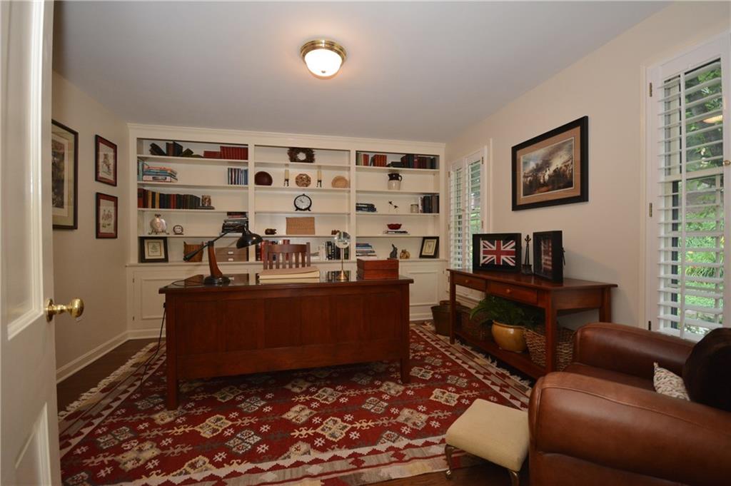 925 Old Hickory Road Pittsburgh, PA 15243 - Photo 11 of 25 Gallery Image 11