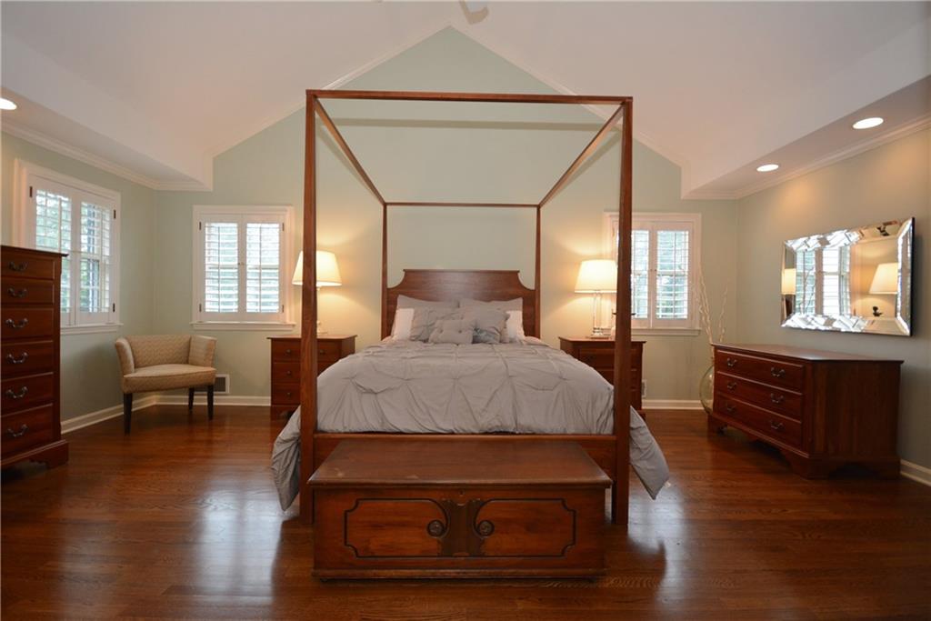 925 Old Hickory Road Pittsburgh, PA 15243 - Photo 15 of 25 Gallery Image 15