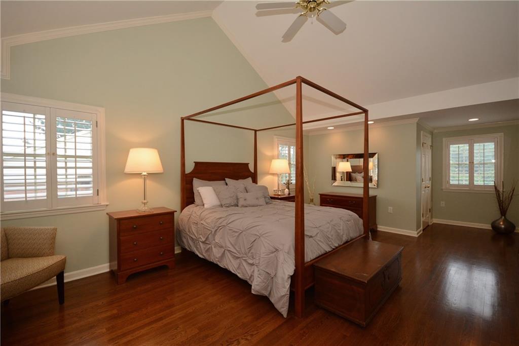 925 Old Hickory Road Pittsburgh, PA 15243 - Photo 16 of 25 Gallery Image 16
