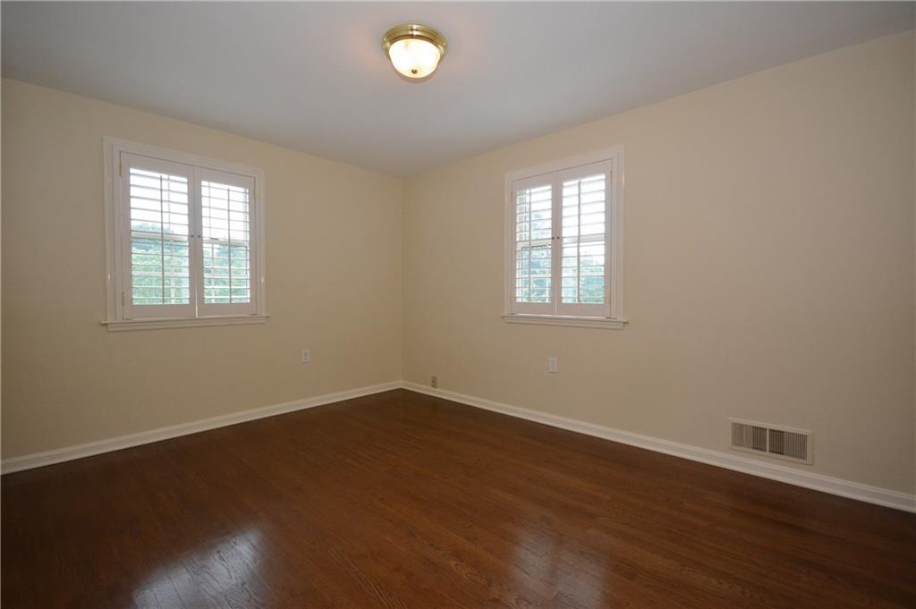 925 Old Hickory Road Pittsburgh, PA 15243 - Photo 20 of 25 Gallery Image 20